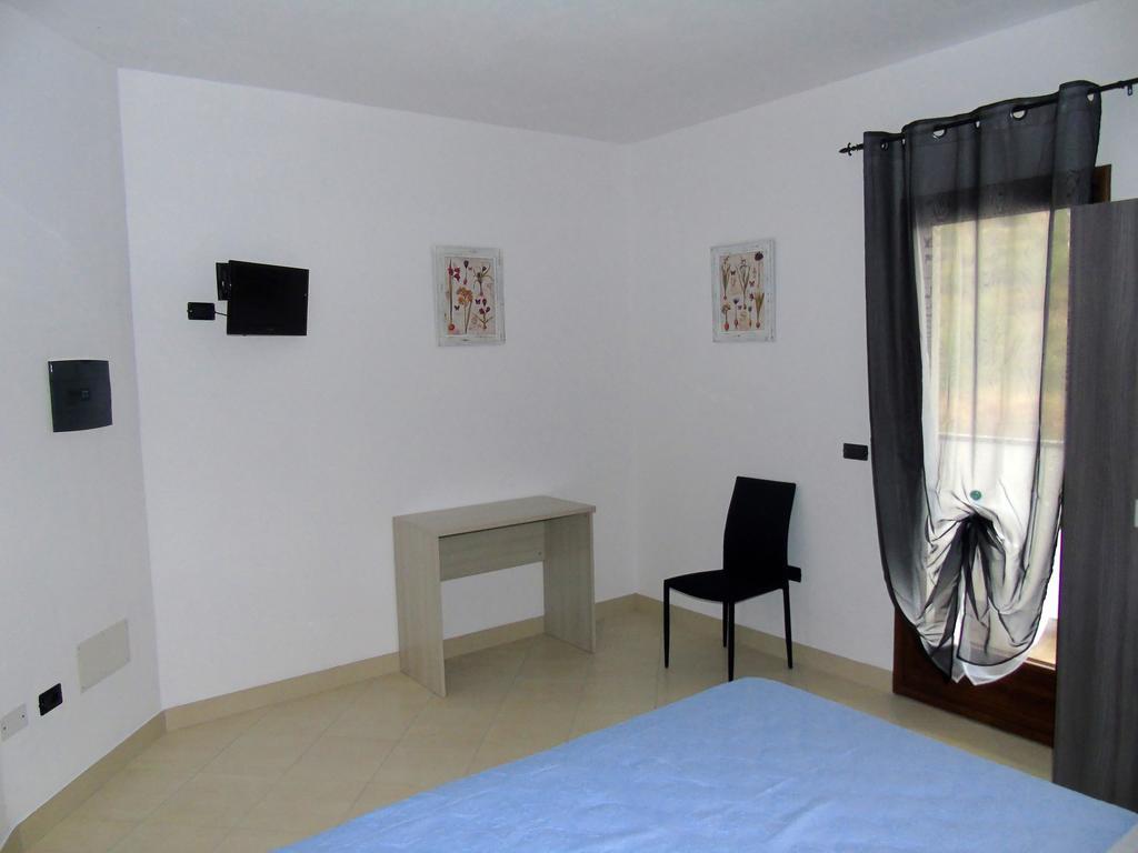 B&Birs Oliena Ruang foto